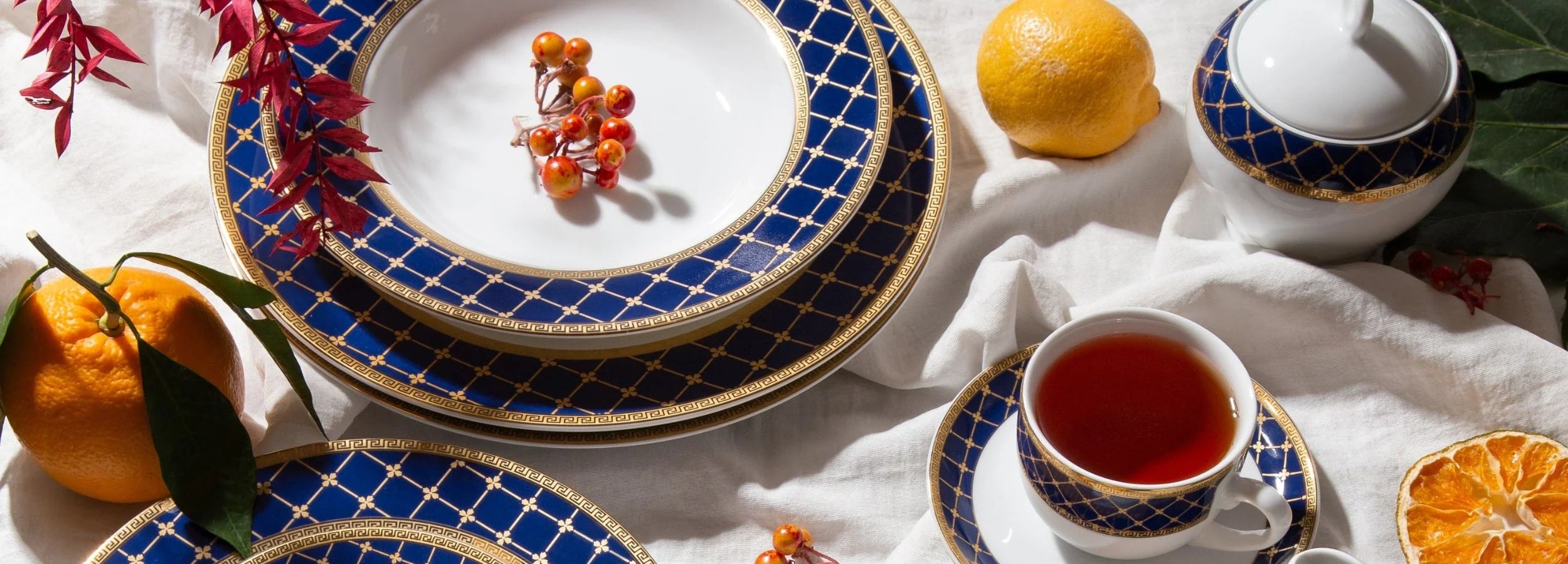 DINNER PLATES