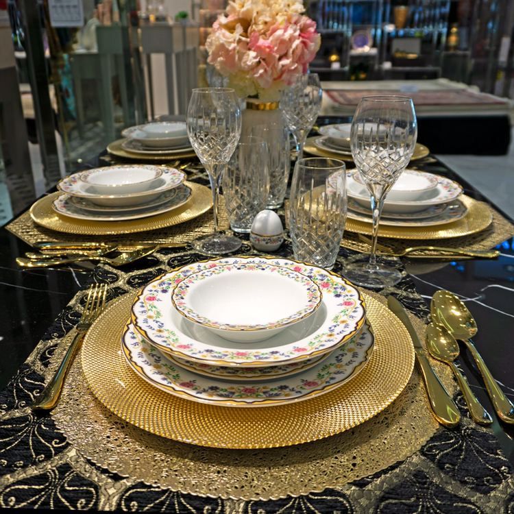 Carnation Charger Plate