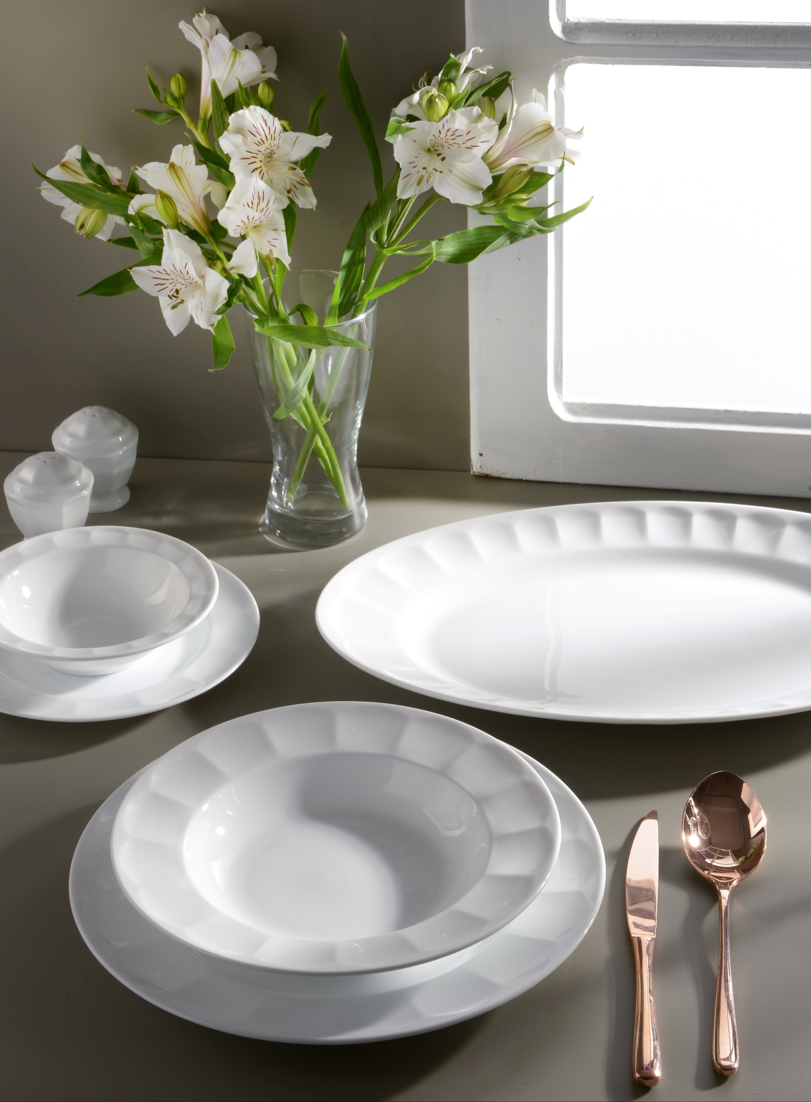 White Neo Classic 6 Person Dinner Set