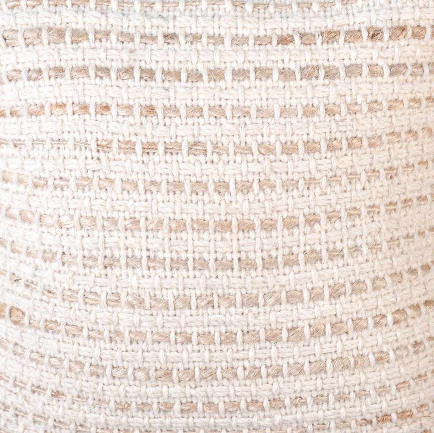 Iriga Cushion