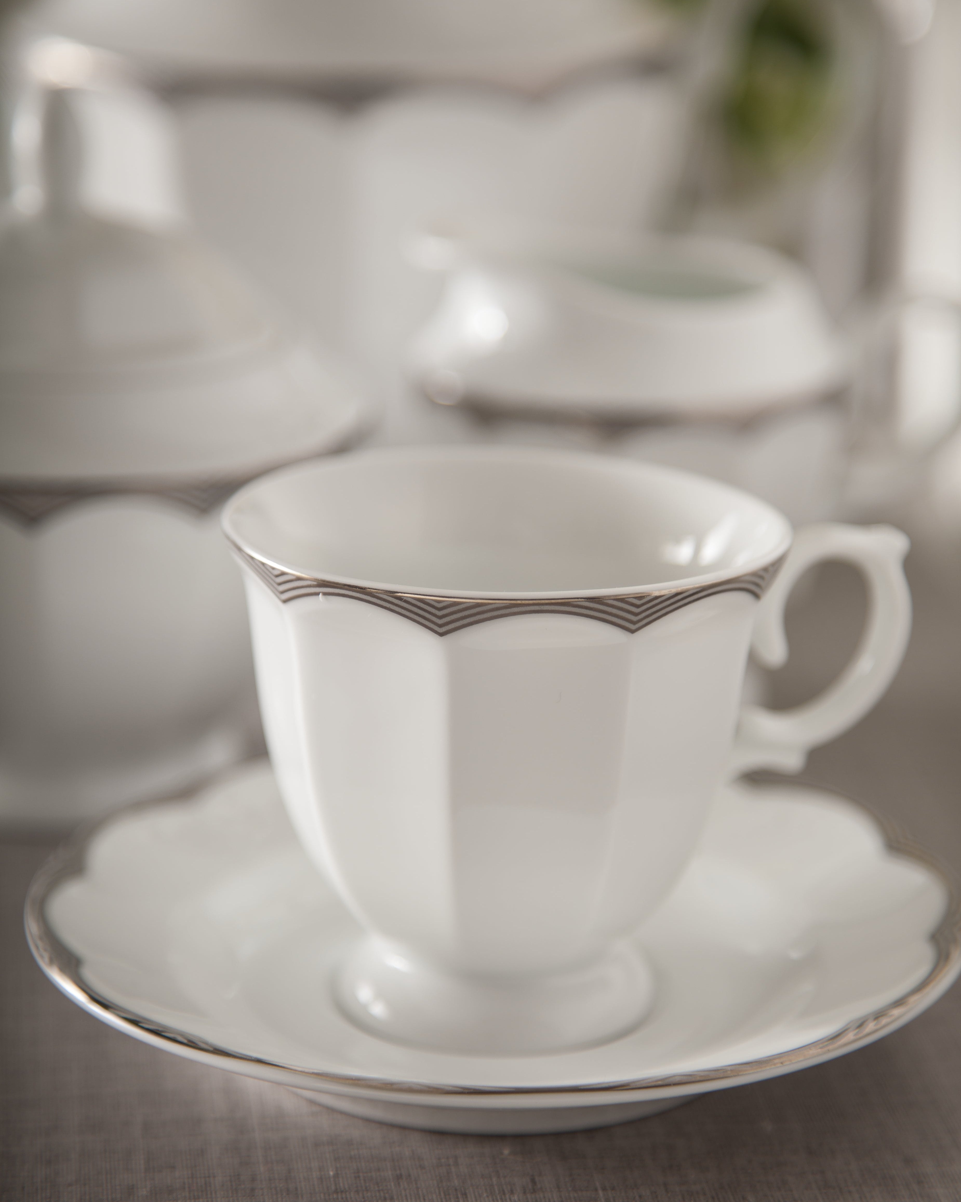Isatis Platinum Neo Classic 6 Person Tea Set
