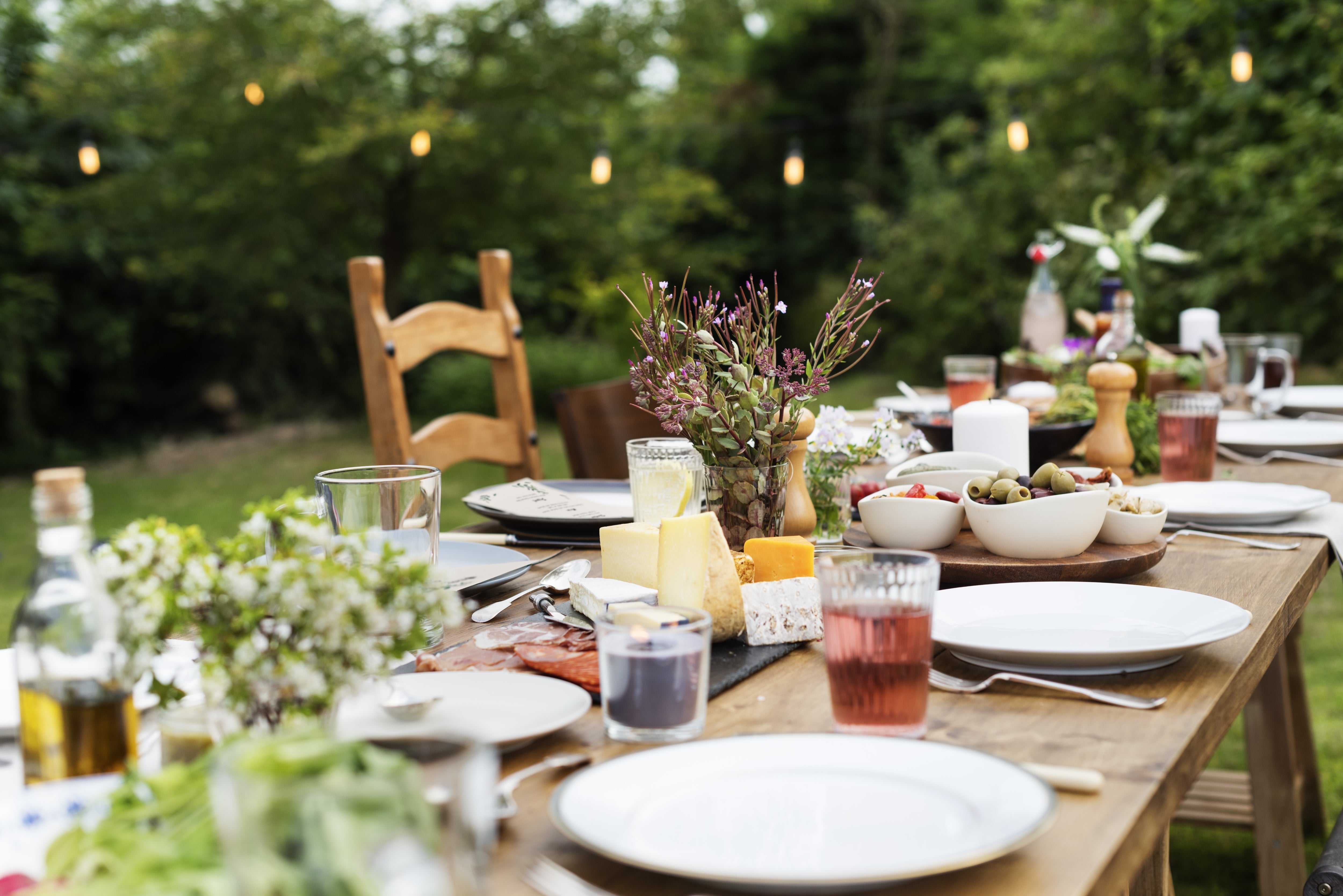 Dinnerware Pieces And How To Display Them
