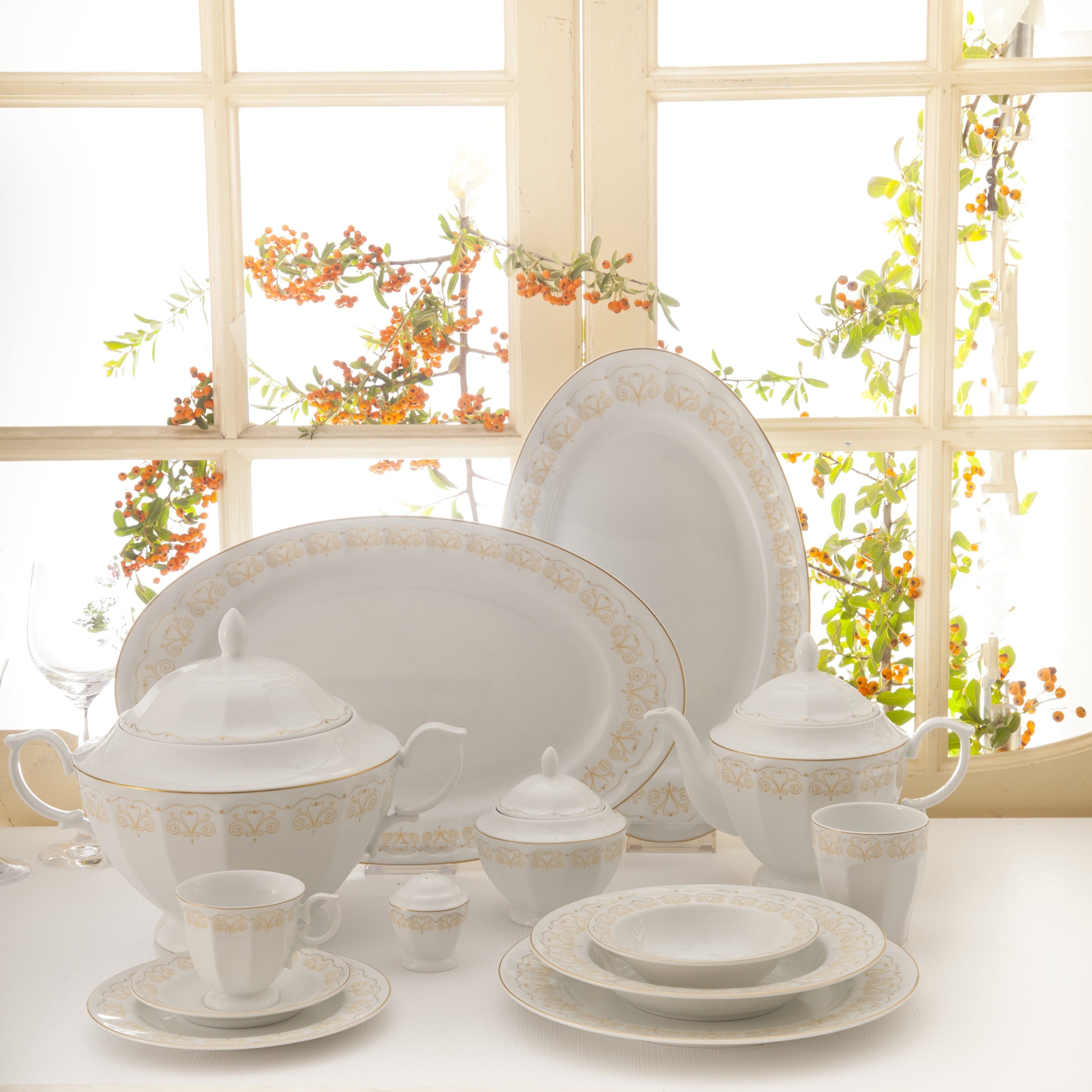 Hilda Neo Classic 12 Person Full Set