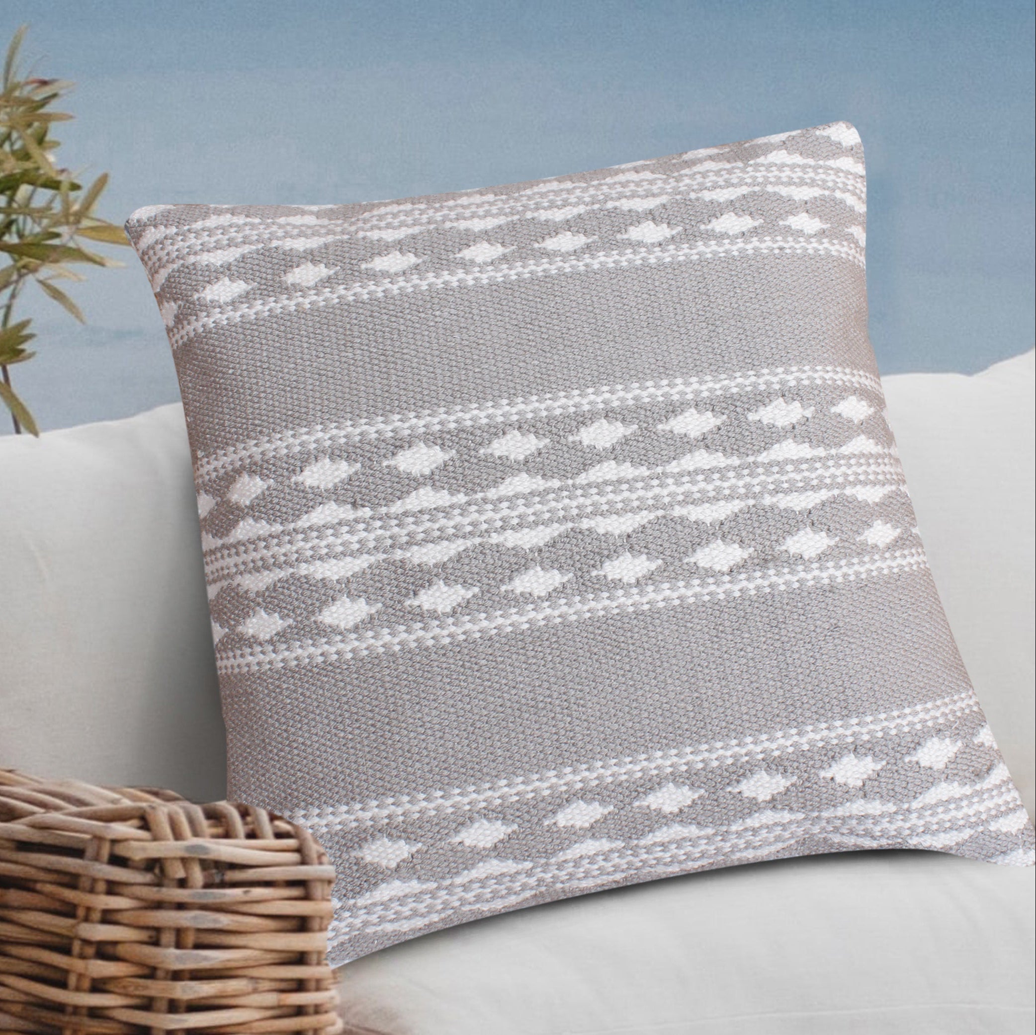 Ishim Cushion
